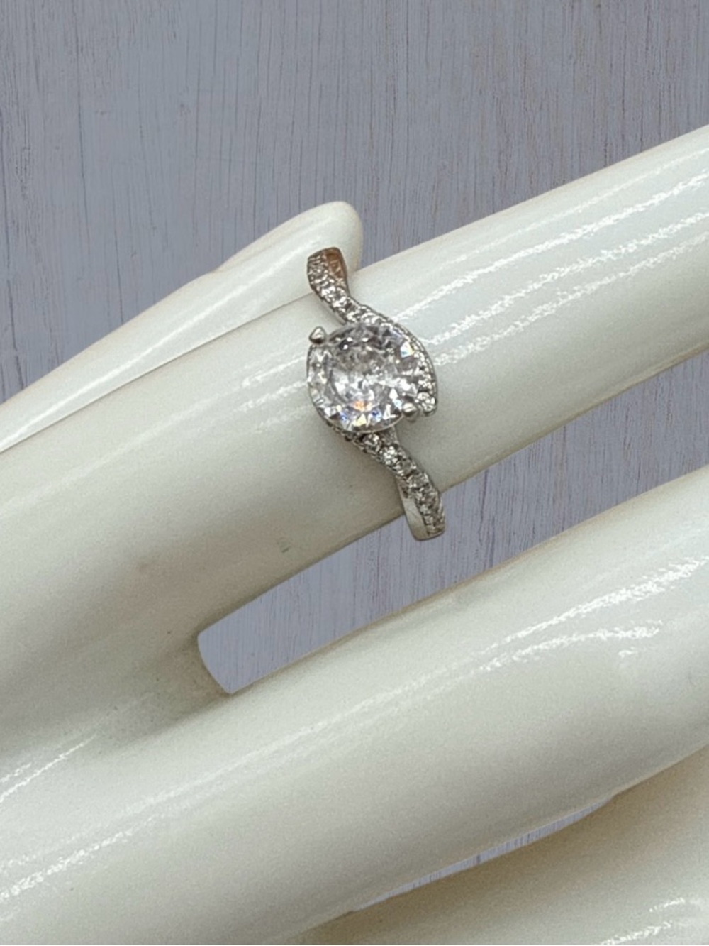 925 Sparkling White Cubic Zirconia CZ Twist Bypass Style Ring - Women Jewelry